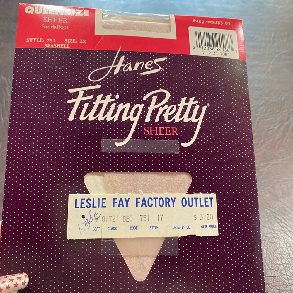 Hanes Fitting Pretty Sheer Sandalfoot Size 2X Seashell Pantyhose